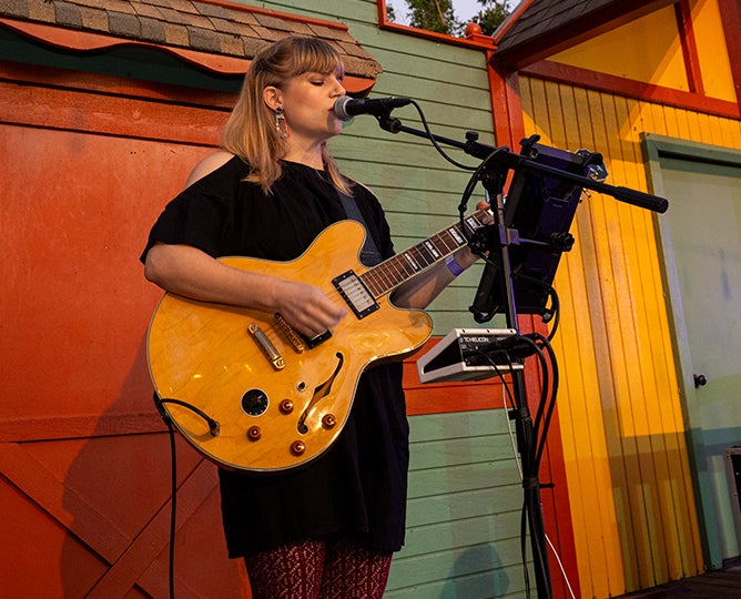 Singer with guitar